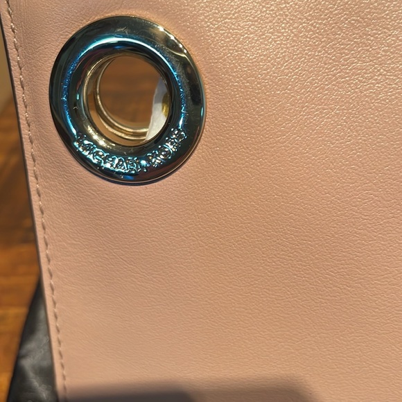 Michael Kors Mauve Leather Slim wallet or clutch. Like New! - Picture 2 of 5